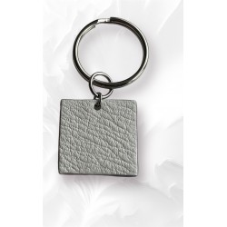 porte clé en cuir bleu, blanc, rouge vue de dos