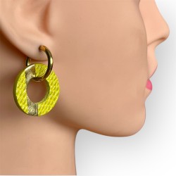 Créoles en cuir jaune fait main portées