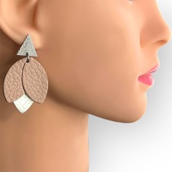 Boucles d'oreilles en cuir IRMA portées