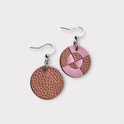 CRÉOLES EN CUIR BICOLORE ROSE VUE DE DOS ET DE FACE