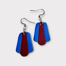 Boucles d'oreilles en cuir bleu et prune confectionnées à Juillac en Limousin