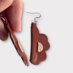 Boucles d'oreilles Odile en cuir marron création artisanale
