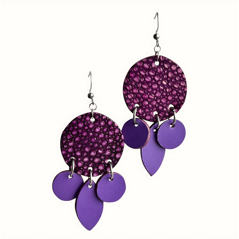 Boucles d'oreilles artisanales en cuir mauve
