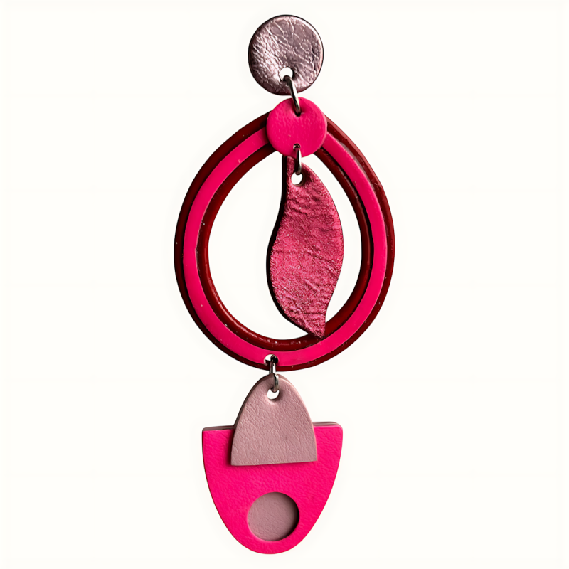 Grande boucle d'oreille mono en cuir rose fluo