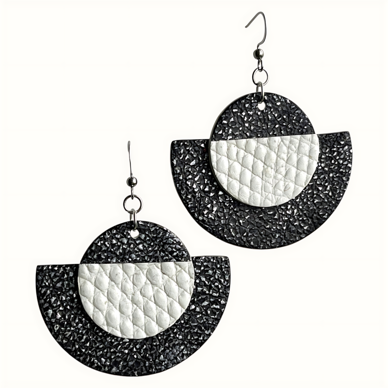 Demi-créoles en cuir noir et blanc