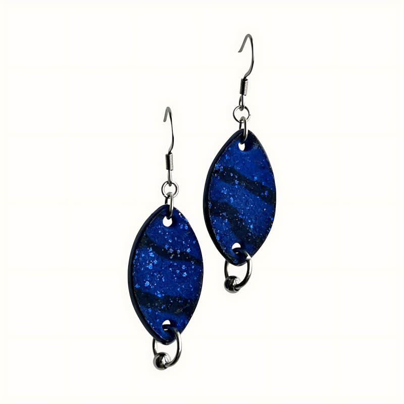 Boucles d'oreilles en cuir bleu scintillant avec perles en acier inoxydable