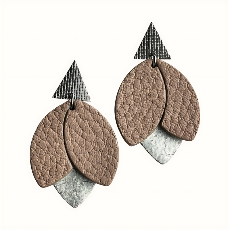 Boucles d'oreilles pétales en cuir fait main