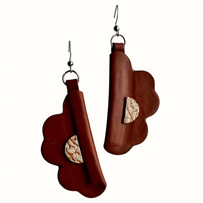 Grandes boucles d'oreilles demi-fleurs en cuir marron