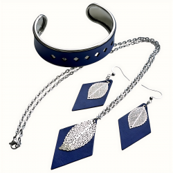 Parure de bijoux en cuir bleu comprenant un collier, un bracelet jonc alliant cuir et acier inoxydable et des boucles d'oreilles