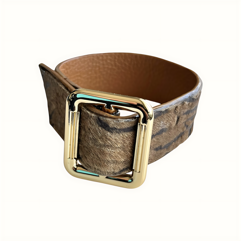 Bracelet en cuir tigré large avec ceinturon large issu de haute couture