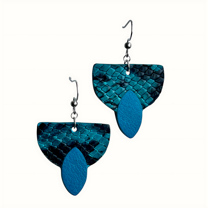 Boucles d'oreilles en cuir bleu et noir effet reptile