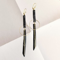 Boucles d'oreilles en cuir noir et acier inoxydable doré