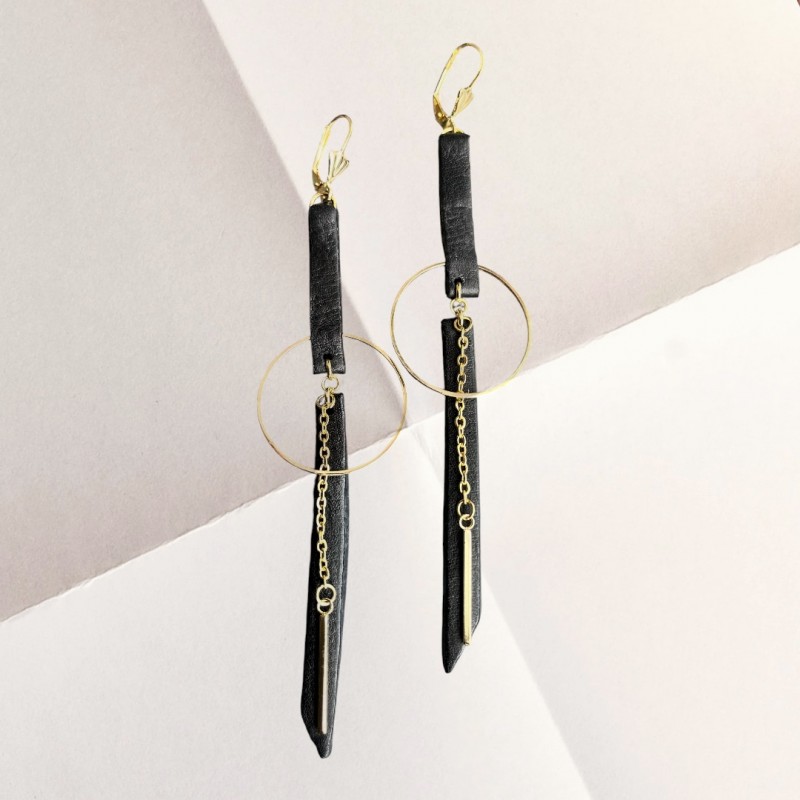 Boucles d'oreilles en cuir noir et acier inoxydable doré