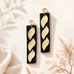 Boucles d'oreilles en cuir noir et feuilles dorées